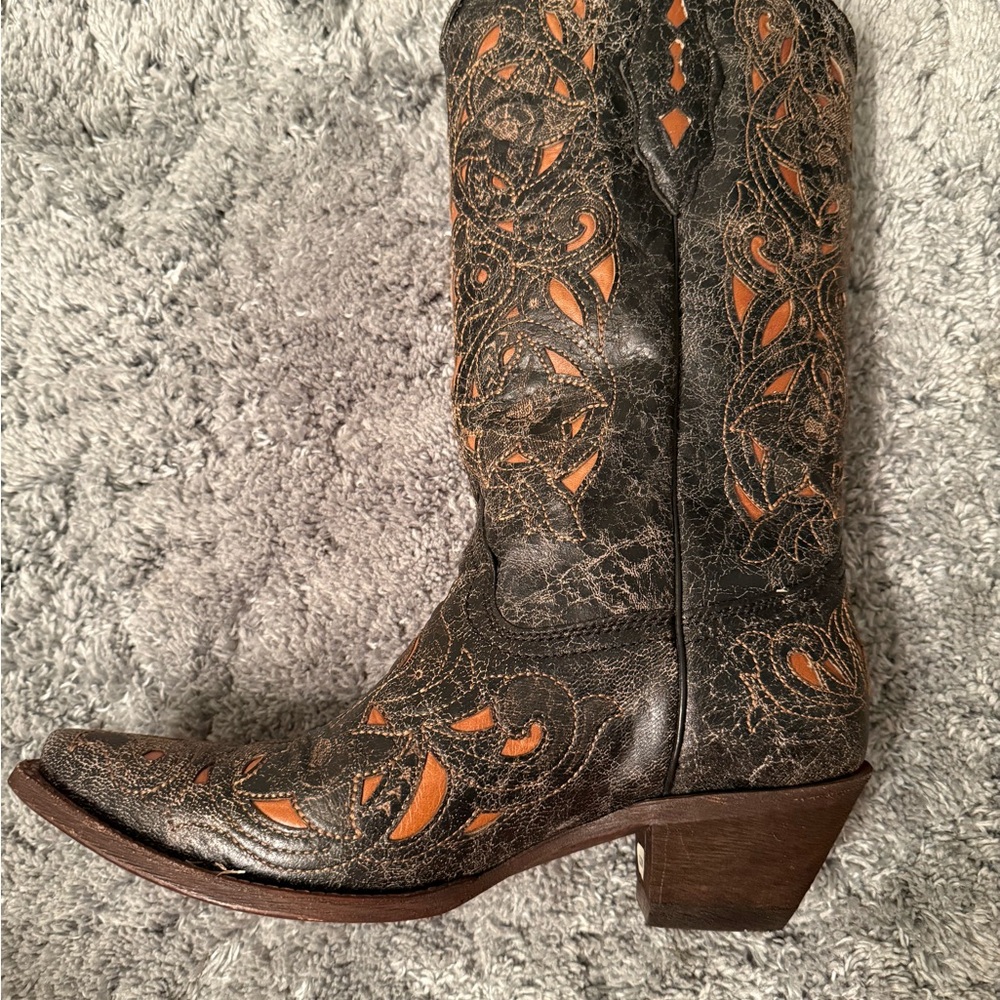 Corral Vintage Brown and Reddish-Tan Western Cowboy Boots - Picture 11 of 15
